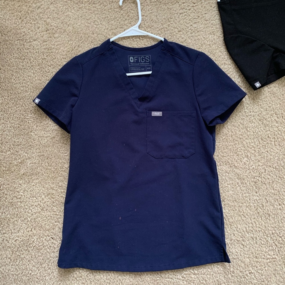 FIGS- Navy Catarina One Pocket Scrub Top